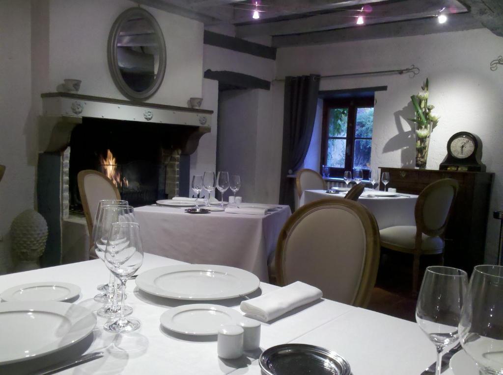 Hotel & Restaurant Le Moulin De Chameron, The Originals Relais Bannegon Buitenkant foto