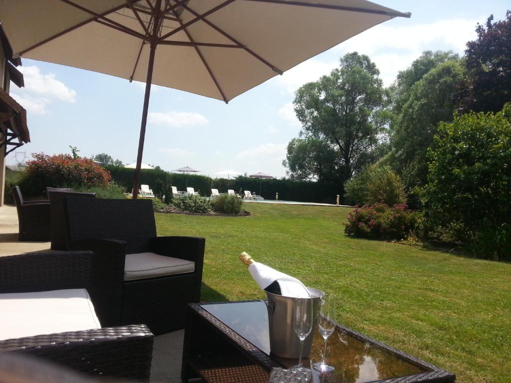 Hotel & Restaurant Le Moulin De Chameron, The Originals Relais Bannegon Buitenkant foto